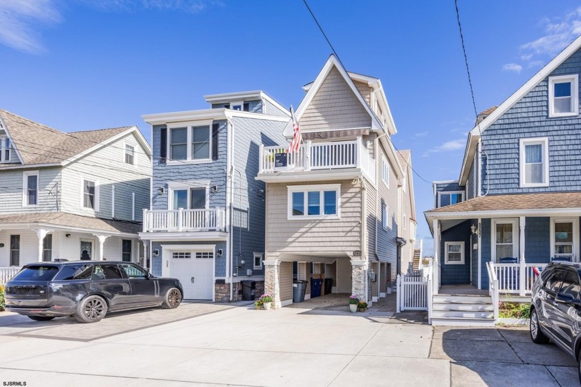 BEACHFRONT SINGLE FAMILY!! Located in the desirable south end of - Beach Home for sale in Ocean City, New Jersey on Beachhouse.com