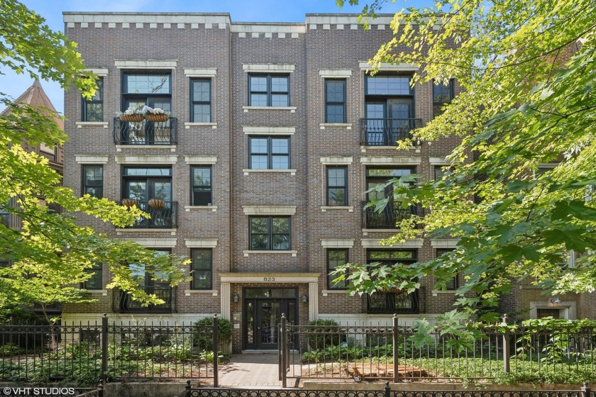 This spacious duplex lives like a single family home, in all - Beach Condo for sale in Chicago, Illinois on Beachhouse.com