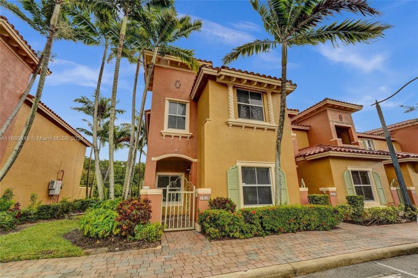 corner unit in Gated Community ready for you to move right in - Beach Condo for sale in Pembroke Pines, Florida on Beachhouse.com