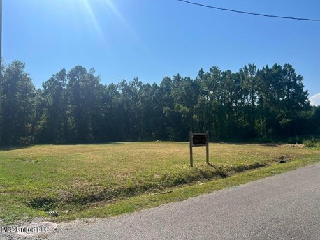 Cleared lot about a block off of the beach! Prime location - Beach Lot for sale in Pass Christian, Mississippi on Beachhouse.com