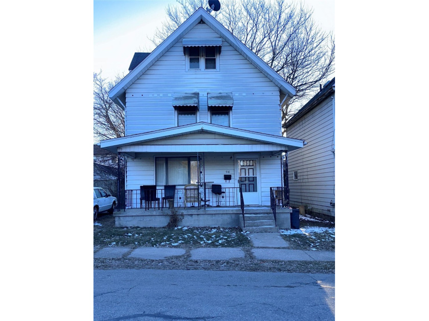 Here is a solid move in ready home that is conveniently located - Beach Home for sale in Erie, Pennsylvania on Beachhouse.com