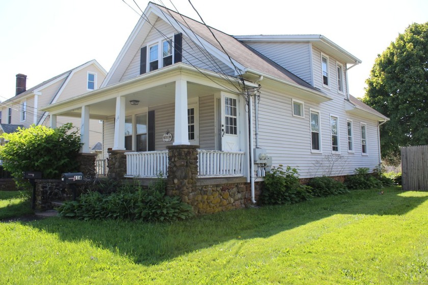 Beach community and convenience! Centrally located 2-family home - Beach Home for sale in East Haven, Connecticut on Beachhouse.com