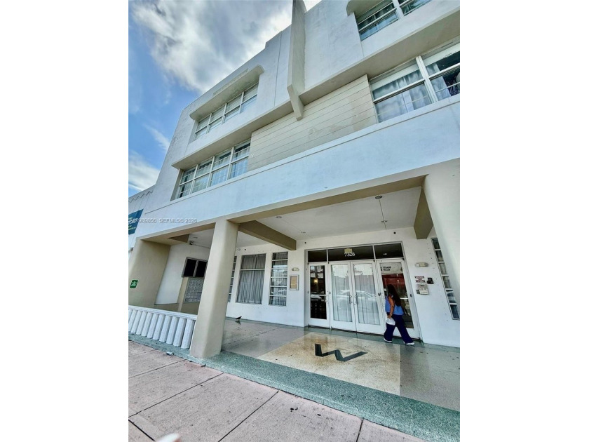 Excellent investment opportunity in North Miami Beach. This - Beach Condo for sale in Miami Beach, Florida on Beachhouse.com