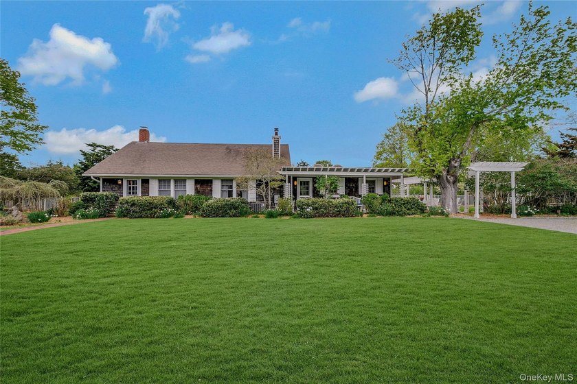 Timeless Compound in the Historic Estate Section of Quogue - Beach Home for sale in Quogue, New York on Beachhouse.com