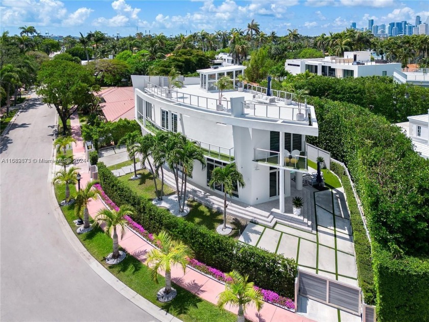 Welcome to Casa Sails, Your Modern Sanctuary Surrounded by a - Beach Home for sale in Miami Beach, Florida on Beachhouse.com