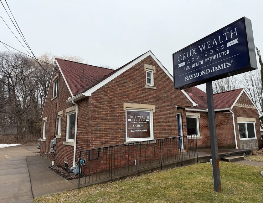 Prime commercial location with excellent visibility and strong - Beach Commercial for sale in Erie, Pennsylvania on Beachhouse.com