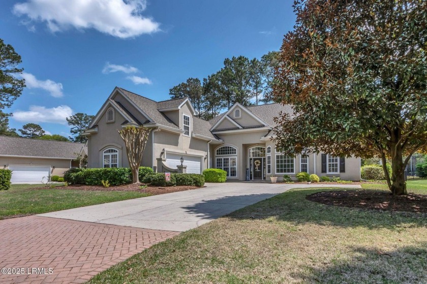 Stately and elegant 4BR residence with an office and 3.5 baths - Beach Home for sale in Bluffton, South Carolina on Beachhouse.com