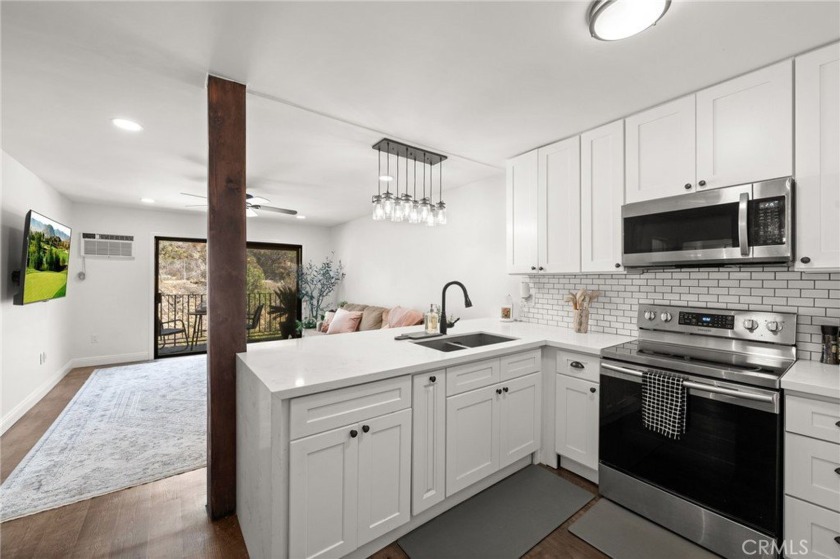 Welcome to this stunning 2-bedroom, 1-bath condo in the heart of - Beach Condo for sale in San Diego, California on Beachhouse.com