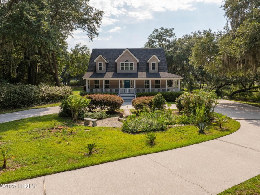 Nestled in the heart of the Lowcountry, this charming coastal - Beach Home for sale in Seabrook, South Carolina on Beachhouse.com