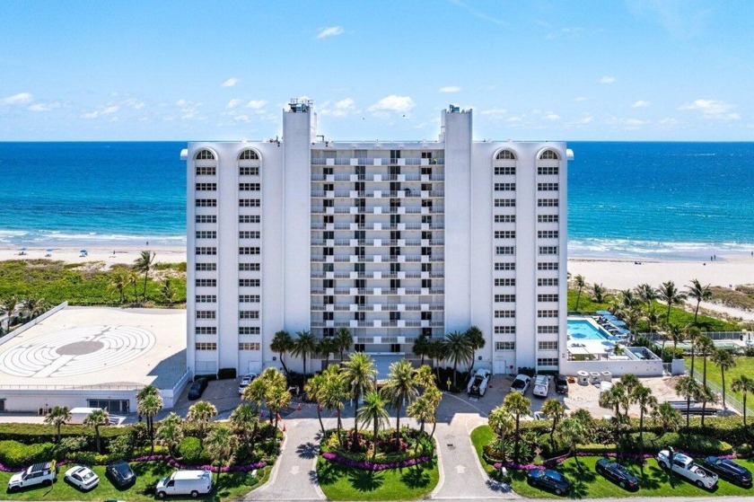 This direct oceanfront unit offers an unparalleled coastal - Beach Condo for sale in Boca Raton, Florida on Beachhouse.com