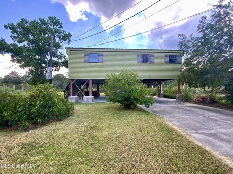 Ready to enjoy boating or fishing right outside your back yard?? - Beach Home for sale in Bay Saint Louis, Mississippi on Beachhouse.com