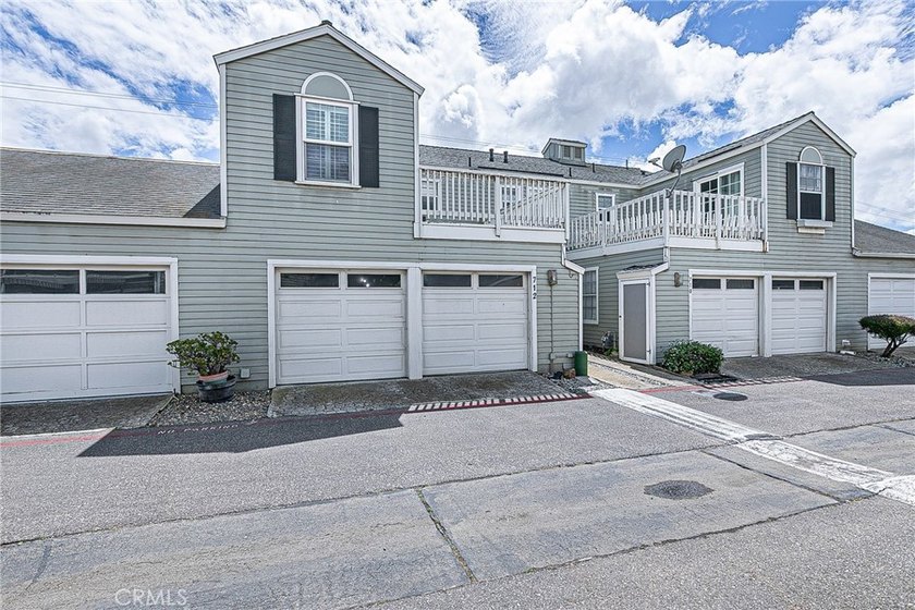 Welcome to 712 Pebble Beach Place, located in Westhampton - Beach Condo for sale in Santa Maria, California on Beachhouse.com