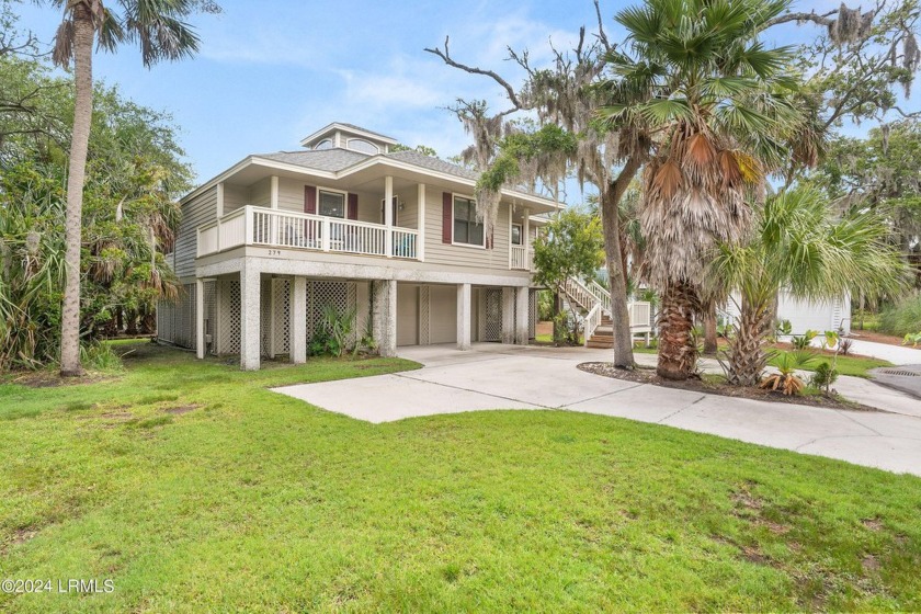 This home is located on a large corner lot on a quiet cul de sac - Beach Home for sale in Fripp Island, South Carolina on Beachhouse.com