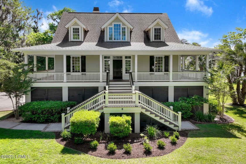 Wonderful Rose Hill residence with an amazing wrap around porch - Beach Home for sale in Bluffton, South Carolina on Beachhouse.com