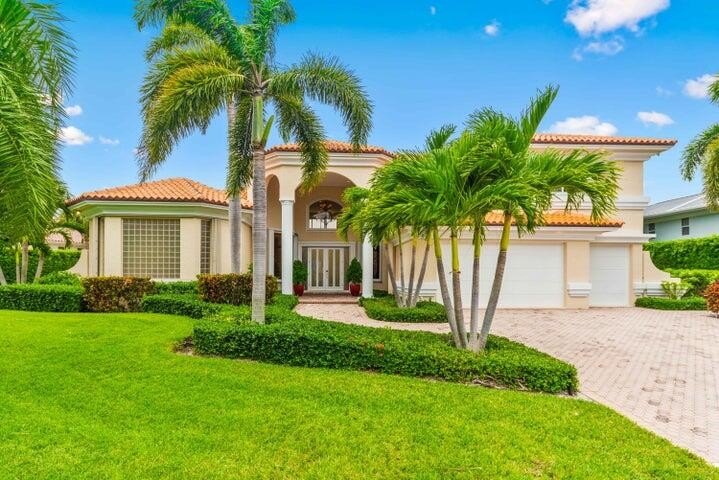 Deep Waterfront Gem out of the flood zone!  Located in the - Beach Home for sale in Sewalls Point, Florida on Beachhouse.com