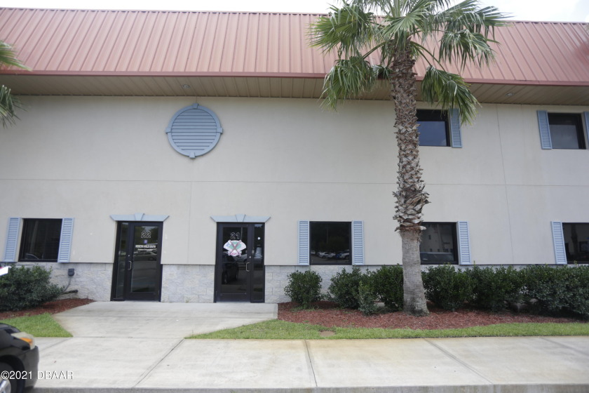 Industrial condo space in well located Hull Pointe with direct - Beach Commercial for sale in Ormond Beach, Florida on Beachhouse.com