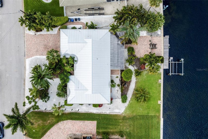 Welcome to your piece of paradise on Bimini Drive! This charming - Beach Home for sale in Bradenton, Florida on Beachhouse.com