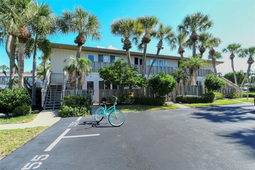 Ready for immediate occupancy. Escape from the hustle and bustle - Beach Condo for sale in Longboat Key, Florida on Beachhouse.com