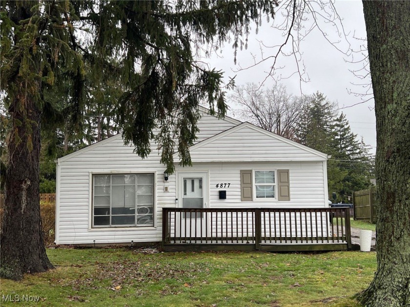 Welcome to 4877 Wake Robin Road!  A nice starter home in a great - Beach Home for sale in Mentor, Ohio on Beachhouse.com