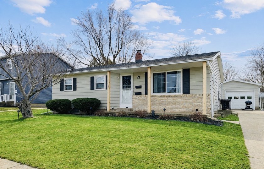 Welcome to 125 Clayton Avenue in Erie, PA. This well maintained - Beach Home for sale in Erie, Pennsylvania on Beachhouse.com