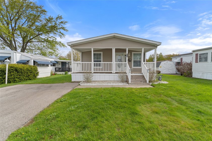So clean you could eat off the floors! Located in a welcoming - Beach Home for sale in Erie, Pennsylvania on Beachhouse.com