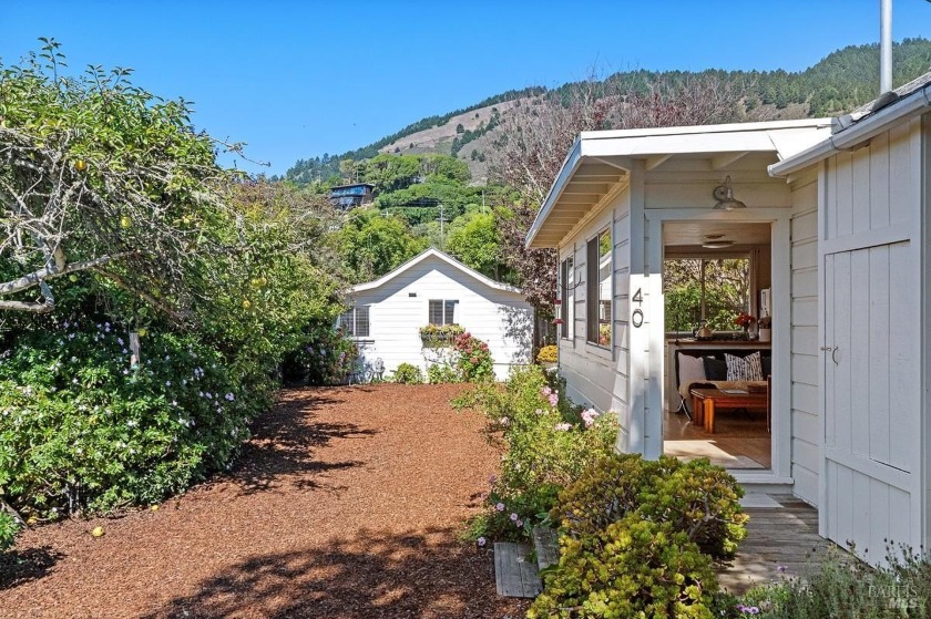 Find Sanctuary so close to home in 2 Cottage Compound. (2BR/1BA - Beach Home for sale in Stinson Beach, California on Beachhouse.com