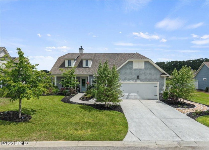 This upgraded Brookwood model offers 4 beds and 3.5 baths - Beach Home for sale in Bluffton, South Carolina on Beachhouse.com