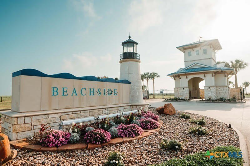 Build your dream coastal retreat in the prestigious gated - Beach Lot for sale in Palacios, Texas on Beachhouse.com