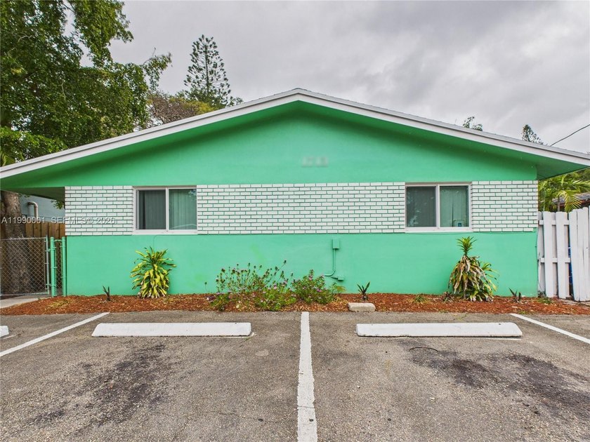 Turnkey investment property! This duplex, located between the - Beach Townhome/Townhouse for sale in Fort Lauderdale, Florida on Beachhouse.com