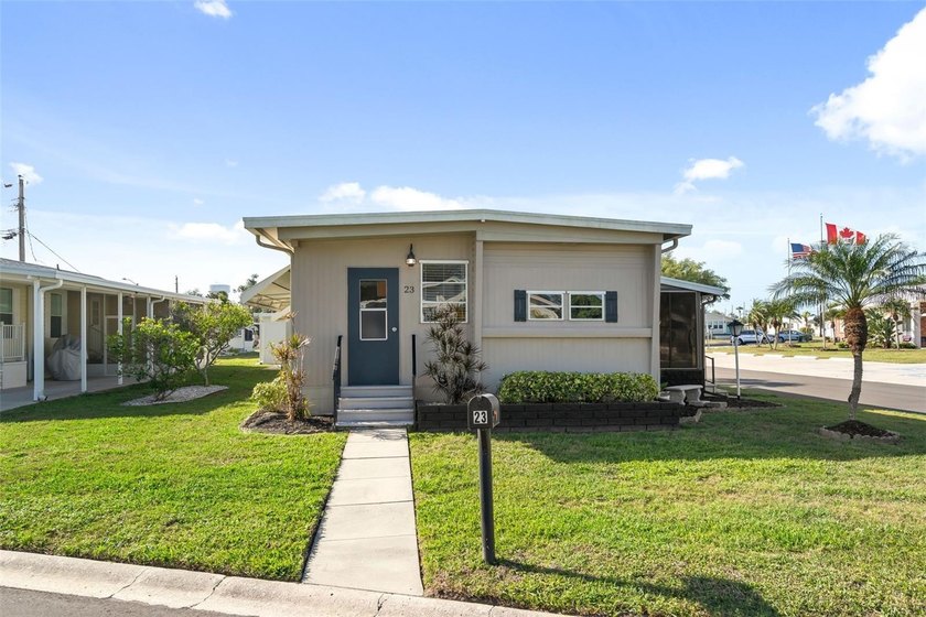 Welcome to 23 Shady Lane. This beautifully renovated 2 bedroom - Beach Home for sale in Palmetto, Florida on Beachhouse.com