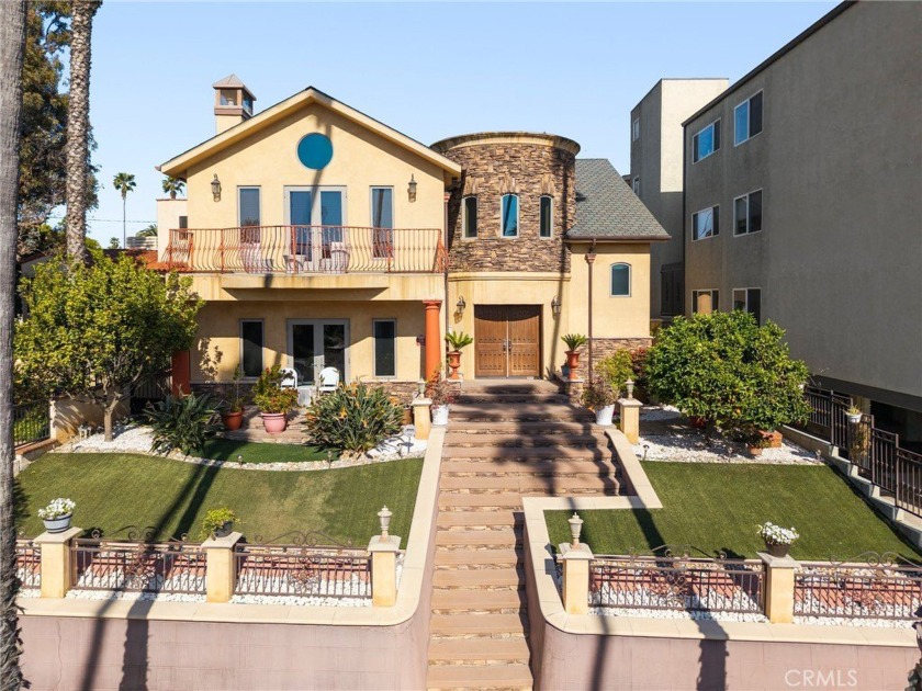 Blending Tuscan elegance with coastal Belmont Heights charm - Beach Home for sale in Long Beach, California on Beachhouse.com