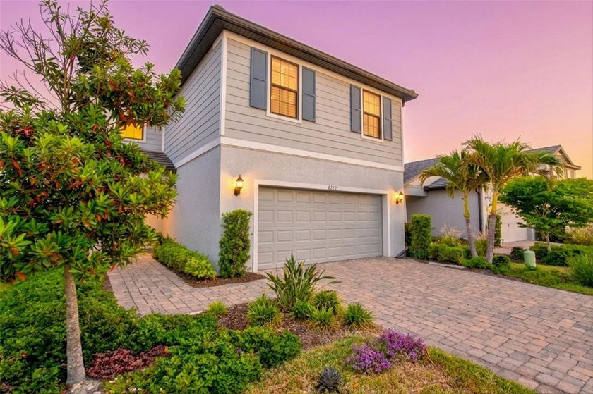 One or more photo(s) has been virtually staged. Welcome to - Beach Home for sale in Nokomis, Florida on Beachhouse.com