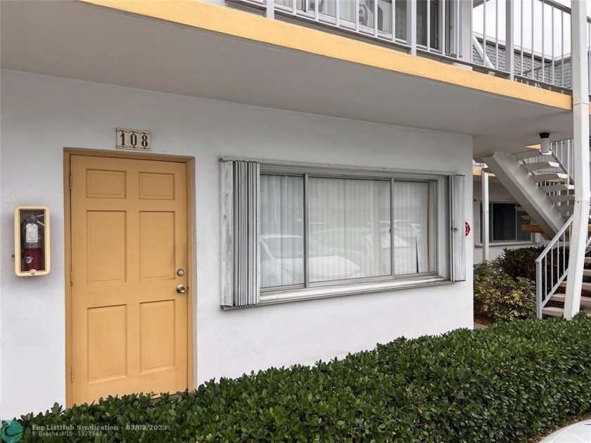 Spacious and bright, first floor unit in original condition - Beach Condo for sale in Lake Worth Beach, Florida on Beachhouse.com