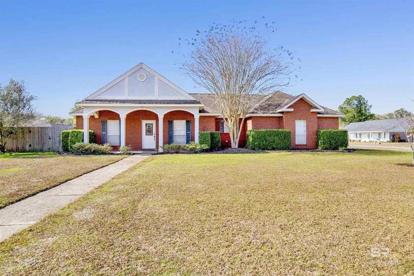 Welcome to 19047 Riverbend Loop, a comfortable home tucked into - Beach Home for sale in Foley, Alabama on Beachhouse.com