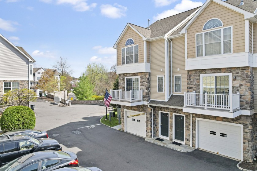 Experience comfort and convenience in this beautifully designed - Beach Condo for sale in Stamford, Connecticut on Beachhouse.com