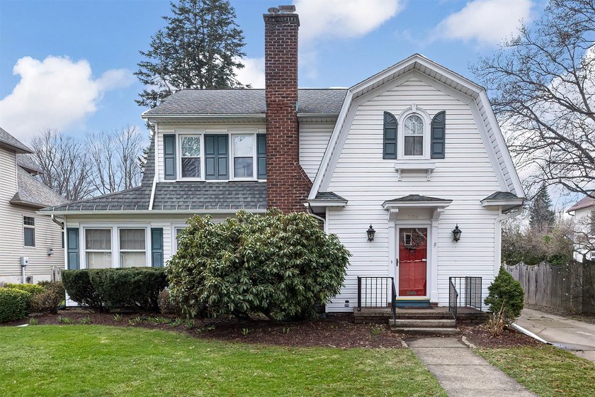 Located on a quiet street in the heart of the Frontier - Beach Home for sale in Erie, Pennsylvania on Beachhouse.com