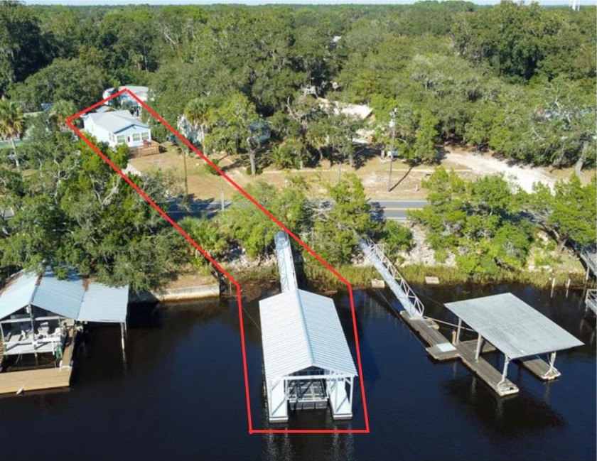 This 2/2 Coastal home in the Heart of Steinhatchee is turnkey - Beach Home for sale in Steinhatchee, Florida on Beachhouse.com