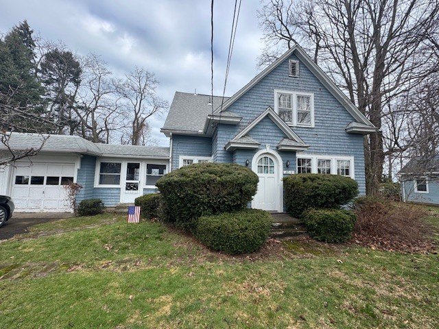 Lakefront opportunity in Harborcreek Township! This 1930-built - Beach Home for sale in Erie, Pennsylvania on Beachhouse.com