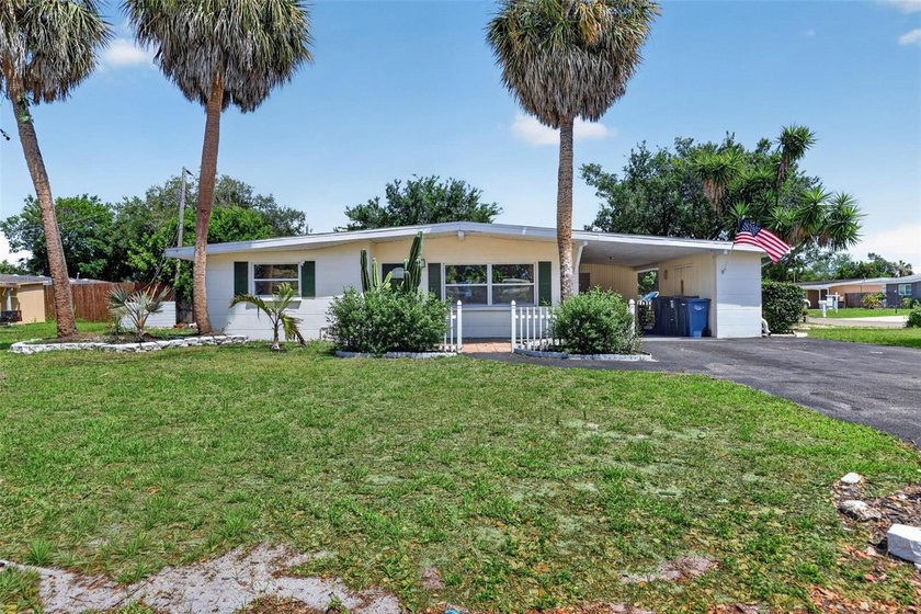 Under contract-accepting backup offers. Opportunity awaits! This - Beach Home for sale in Bradenton, Florida on Beachhouse.com