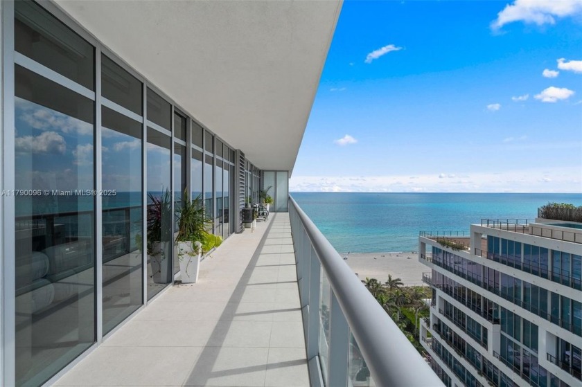 This fully renovated 1-Bedroom, 2.5-Bathrooms (can easily be - Beach Condo for sale in Miami Beach, Florida on Beachhouse.com