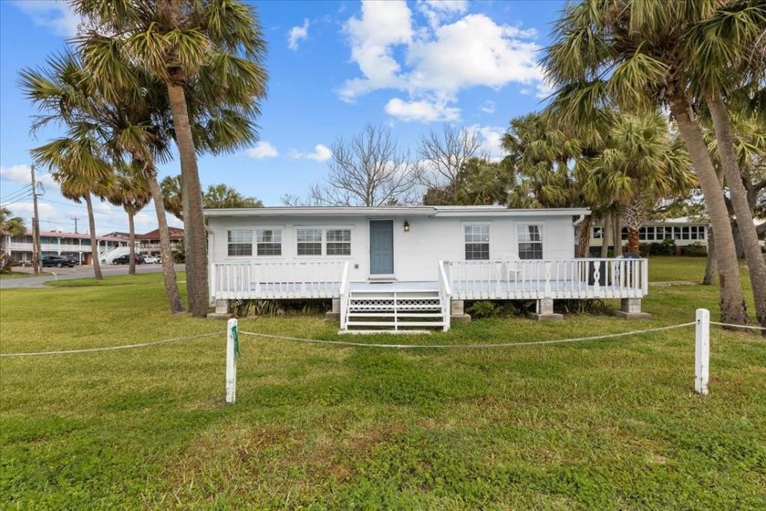 Cedar Key is a wonderful place to live and has lots of - Beach Home for sale in Cedar Key, Florida on Beachhouse.com