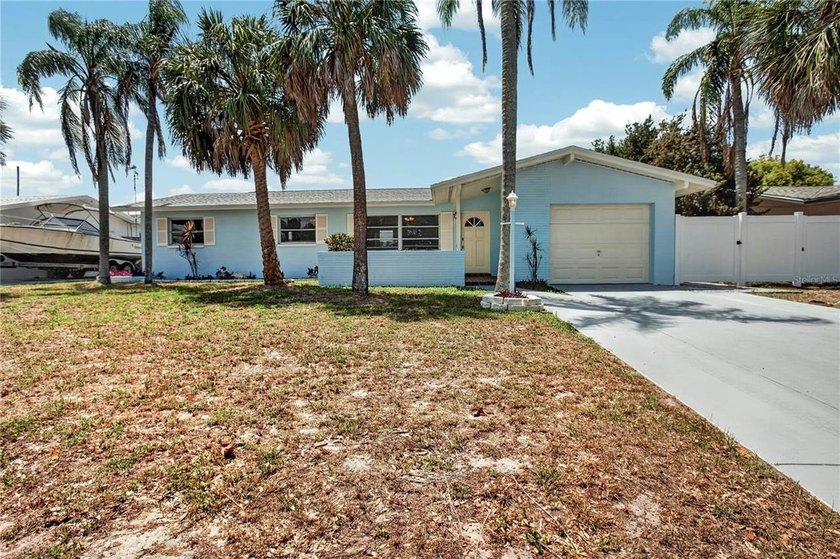 NO FLOOD INSURANCE REQUIRED. New Roof 2026, HVAC 2016, and Water - Beach Home for sale in Seminole, Florida on Beachhouse.com