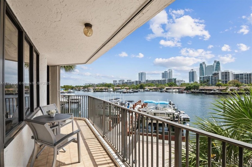 UNIQUE RENOVATED UNIT LOCATED ON THE FIRST FLOOR WITH - Beach Condo for sale in Hallandale Beach, Florida on Beachhouse.com