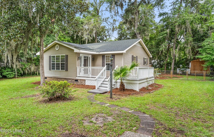 Welcome to 106 Verdier Rd, a beautifully updated 3-bedroom - Beach Home for sale in Beaufort, South Carolina on Beachhouse.com