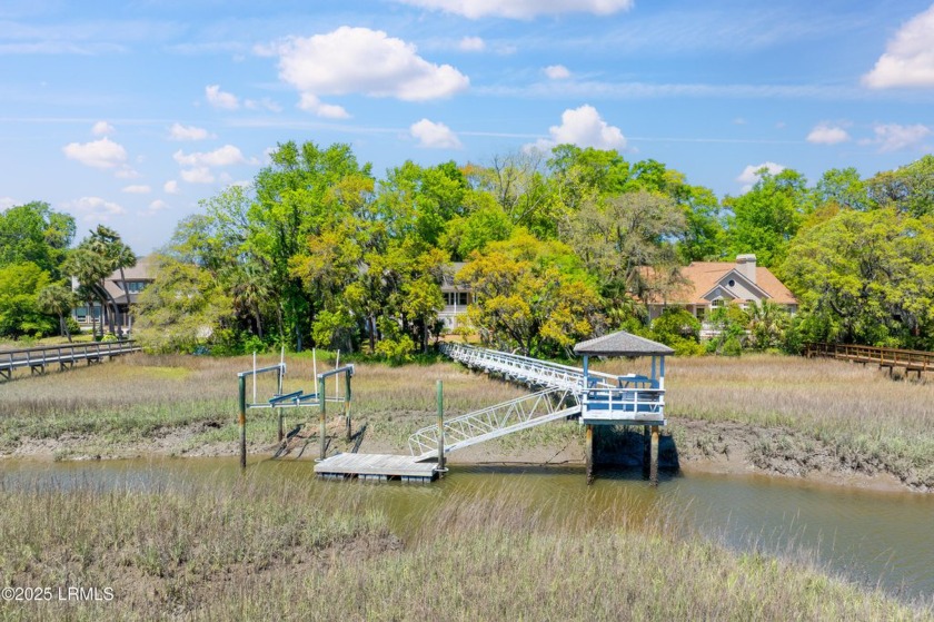 This 3,344 sq ft Lowcountry home blends classic Southern charm - Beach Home for sale in Hilton Head Island, South Carolina on Beachhouse.com