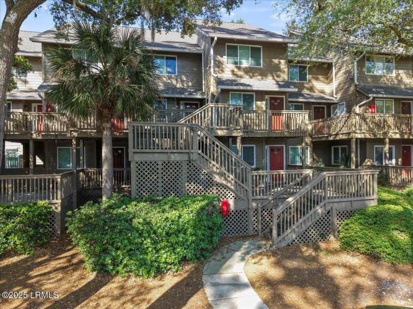 Centrally located on Hilton Head Island, this 2 bed, 2.5 bath - Beach Condo for sale in Hilton Head Island, South Carolina on Beachhouse.com