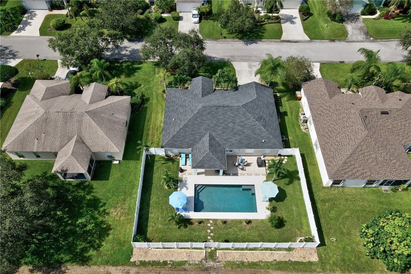 EXPERIENCE PARADISE in this updated, move-in ready 3 or 4/2/2 - Beach Home for sale in Vero Beach, Florida on Beachhouse.com