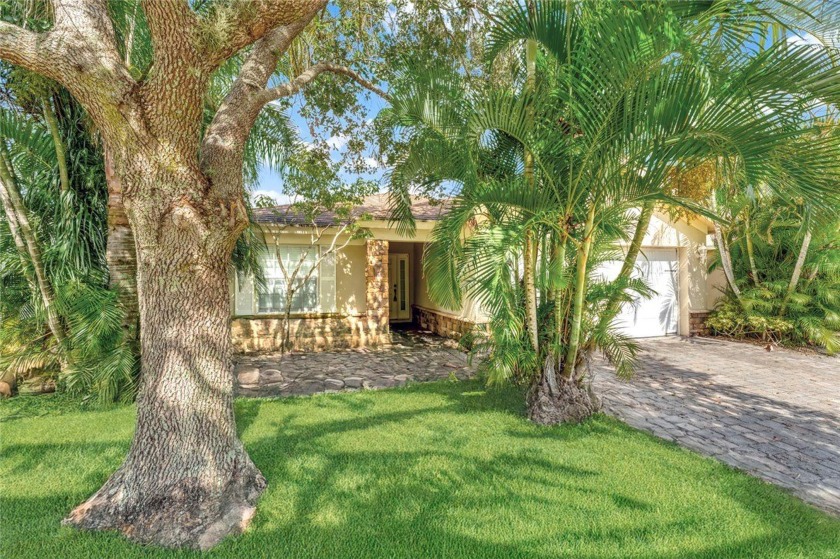 Beautiful 3BR/2BA home in highly sought-after Lexington Place! - Beach Home for sale in Vero Beach, Florida on Beachhouse.com