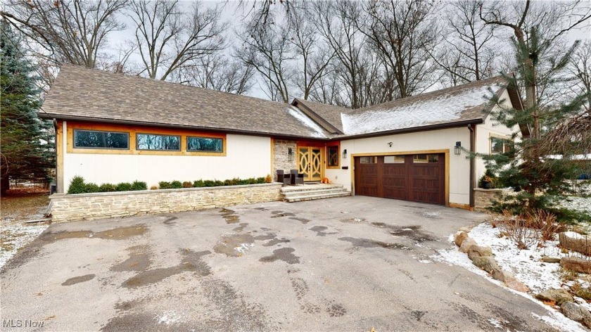 Welcome to this stunning 3-bedroom, 2.5-bathroom ranch-style - Beach Home for sale in Bay Village, Ohio on Beachhouse.com