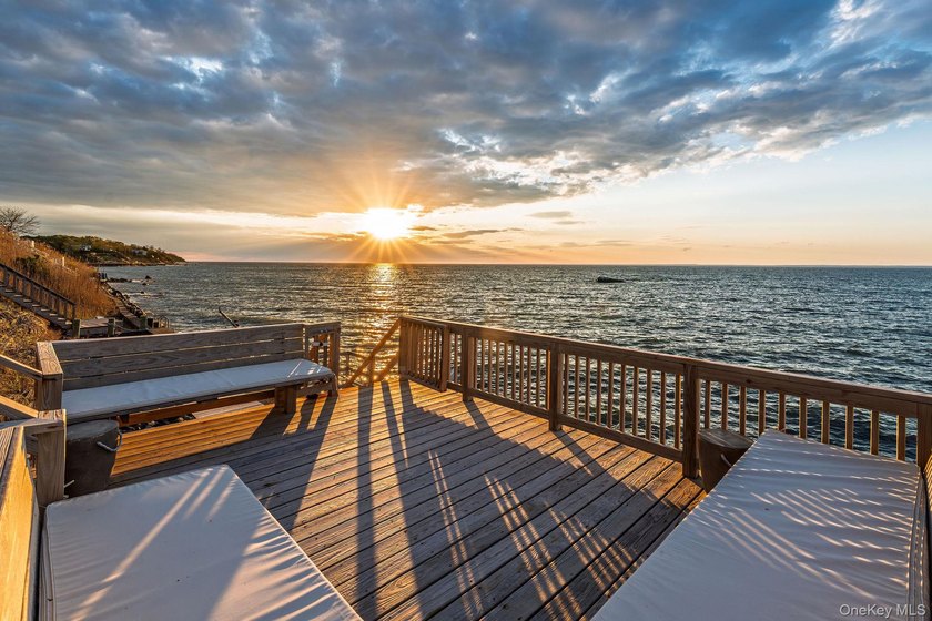 Southold chic Soundfront escape in one of the area's most - Beach Home for sale in Southold, New York on Beachhouse.com